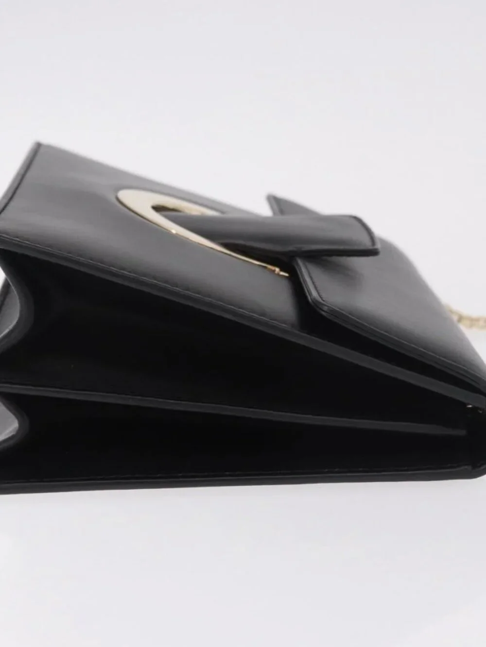 Salvatore Ferragamo Gancini Chain Shoulder Bag Leather Black Gold Auth 185725A